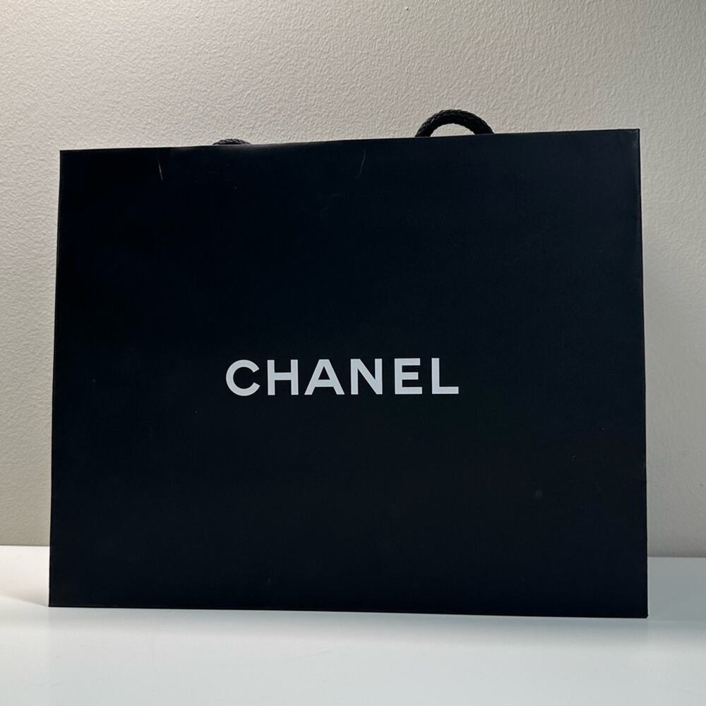 Chanel | Gift Bag/Ribbon | Black/White | W12 x H9.5 x D5 Inch